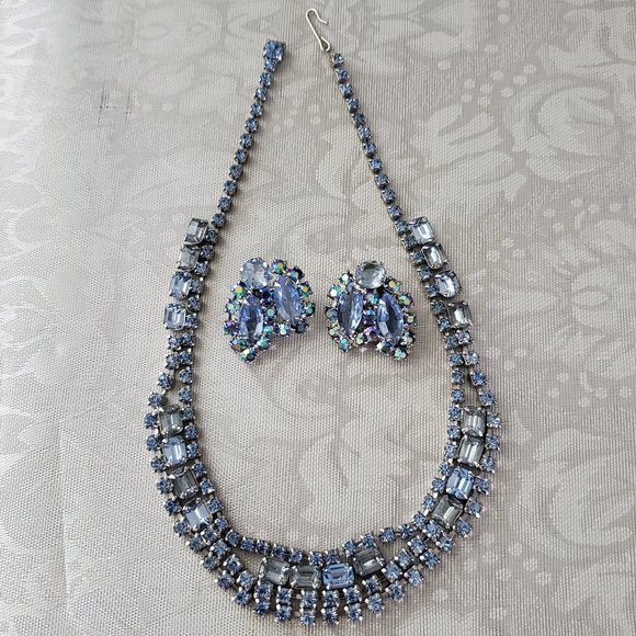 VINTAGE Blue Rhinestone Necklace & Earrings Set - Picture 2 of 10